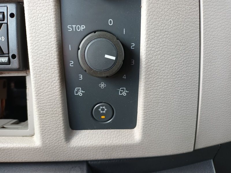 Volvo FL 12 -240 Chassis 11,9 to Klima 4x2 - Photo 11