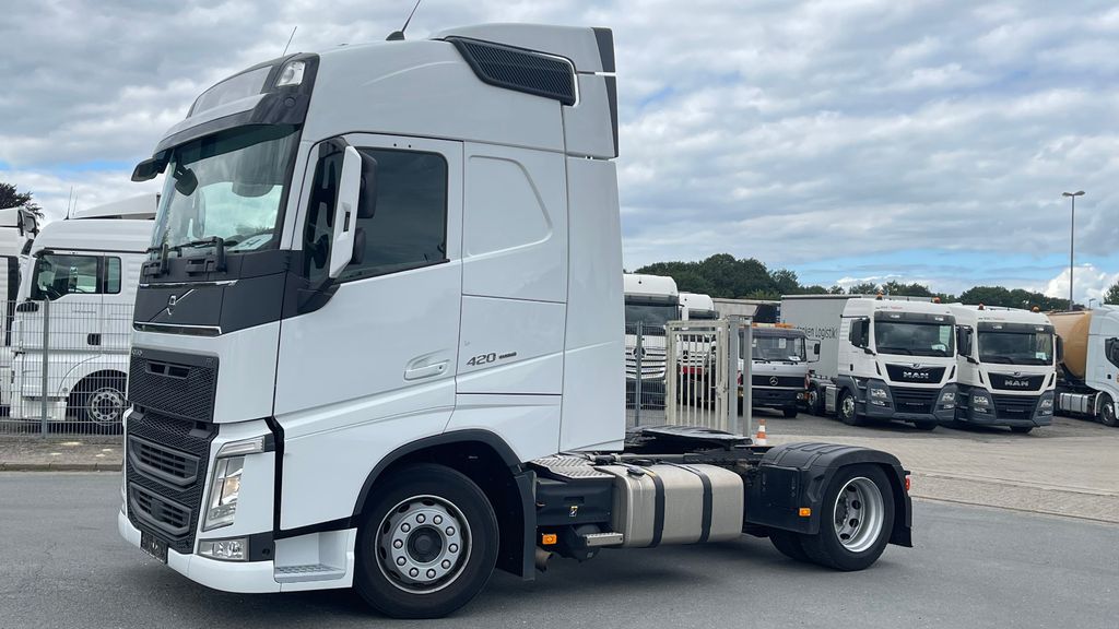 Volvo FH 420 LOWDECK MEGA GLOBETROTTER ACC FEB+